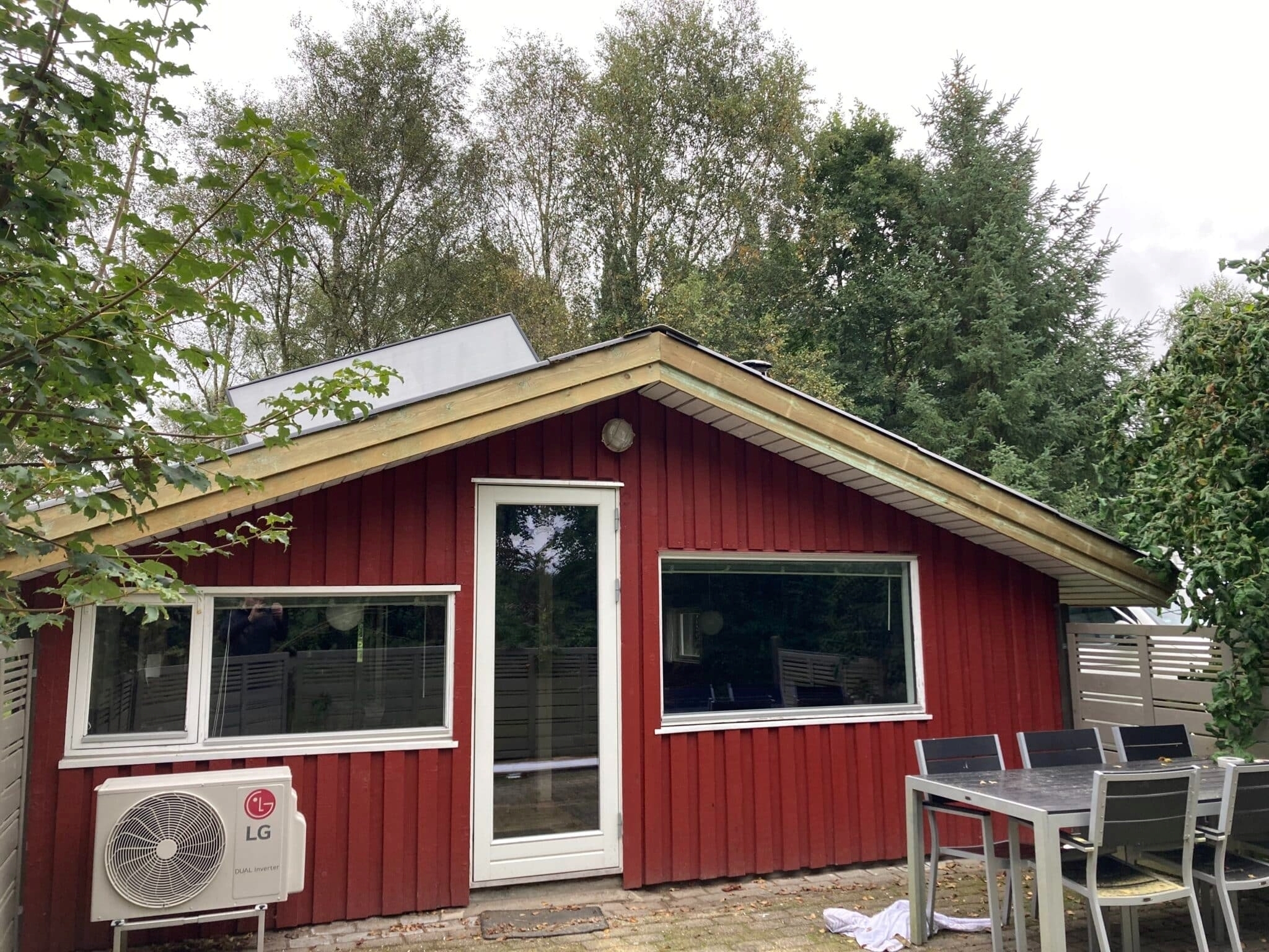 Sommerhus der får udskiftet vinduer og døre